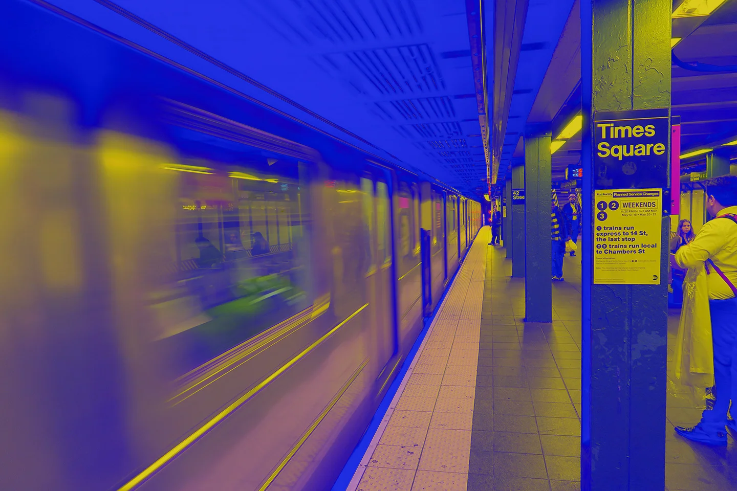 Colour effect with CSS blend-mode applied to a photo